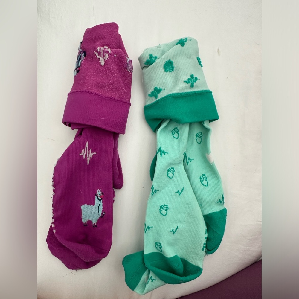 figs compression socks size small